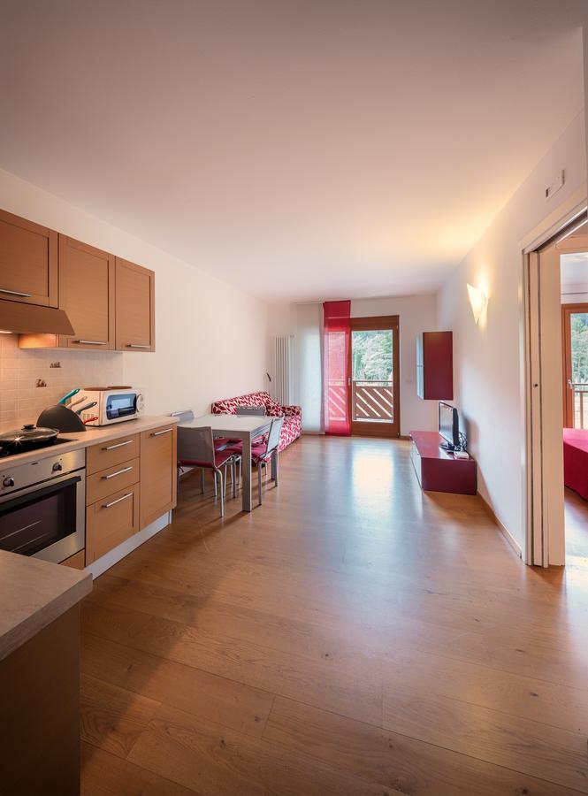 Apartamento Residenza Finestra sul Parco Comano Terme Exterior foto